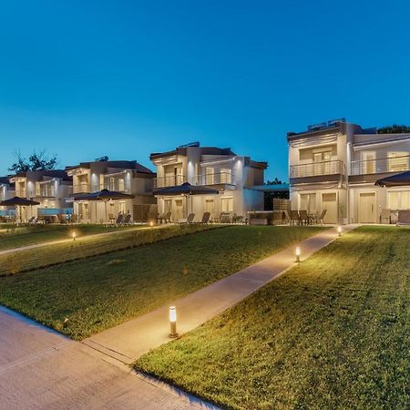 V Luxury Apartments Posidi Kültér fotó