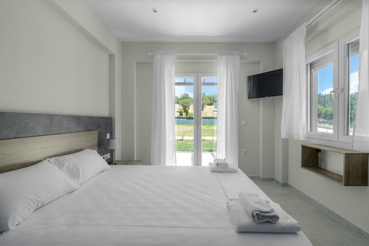 V Luxury Apartments Posidi Kültér fotó