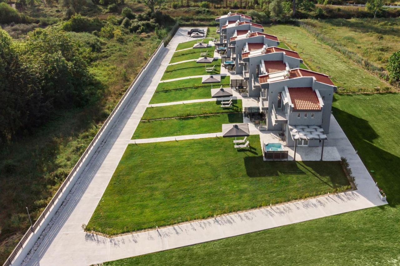 V Luxury Apartments Posidi Kültér fotó