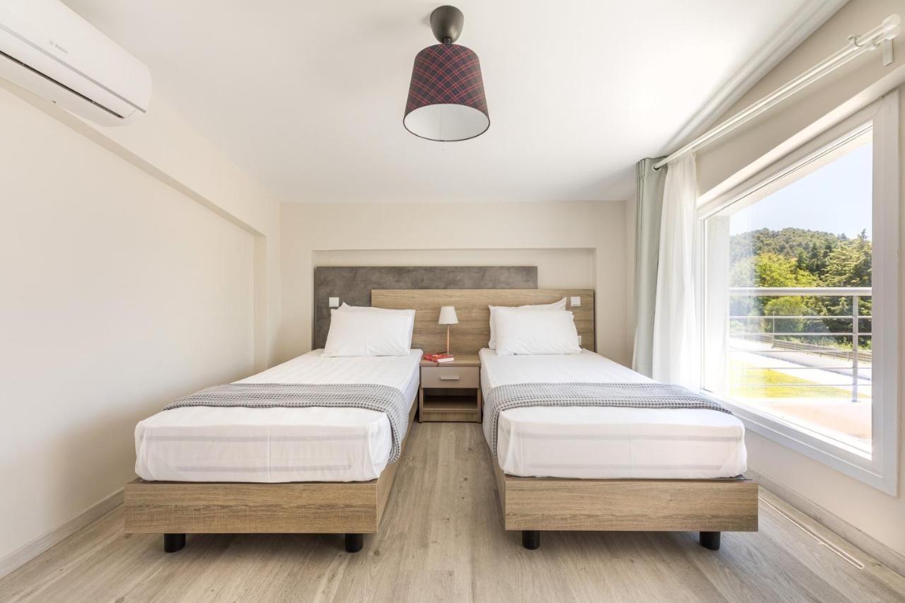 V Luxury Apartments Posidi Kültér fotó