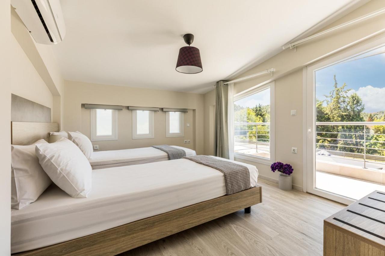 V Luxury Apartments Posidi Kültér fotó