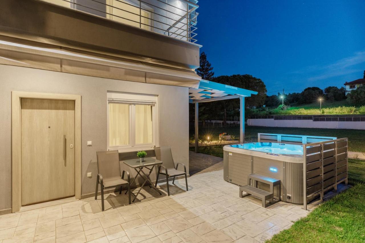 V Luxury Apartments Posidi Kültér fotó