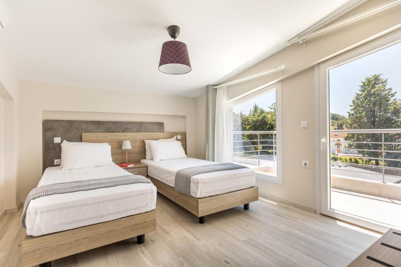V Luxury Apartments Posidi Kültér fotó